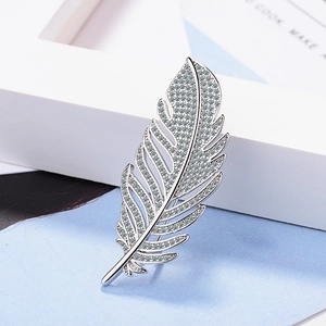 Koreaanse Stijl Zirconia Veer Broche Voor Vrouwen Pak Corsage Minimalistische Cardigan Pin Herfst Winter Jas Sieraden Accessoire