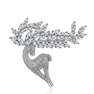 Élégante Broche Cerf en Cuivre et Zirconia pour Femmes Plaqué Platine Broche Faon Taille Marquise pour Mariage Fête Bijoux
