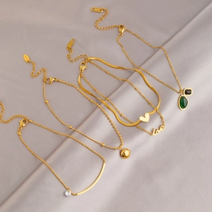 Damen Titanstahl Fußkettchen 18K Vergoldet Elegant Herz Schmetterling Blume Münze Anhänger Verstellbarer Fußschmuck Geschenk