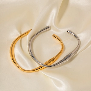 Minimalistische organische 18K Gold und Silber beschichtete Edelstahl Armreifen