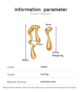 Dimensions détaillées des boucles d'oreilles irrégulières en acier doré liquide