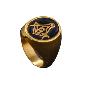 Vintage hip hop style gold Freemason Masonic ring with black circular base and G symbol