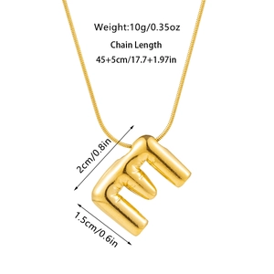 Detailed size chart showing gold bubble letter E pendant dimensions and chain length