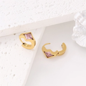 Elegante 18k vergulde 304 roestvrijstalen oorringen met een vierkante roze zirkoonsteen