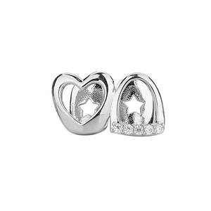 Details der silbernen herzförmigen Grillz mit hohlem Stern und Mikro-Pave-Zirkonia