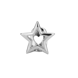 Detail von silbernen Stern Zahnschmuck mit hohlem Herzdesign für Hip-Hop-Stil