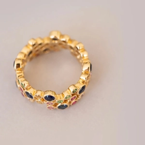 Bohemian Goldring mit bunten Zirkonsteinen im mehrlagigen Vintage-Design für Damen