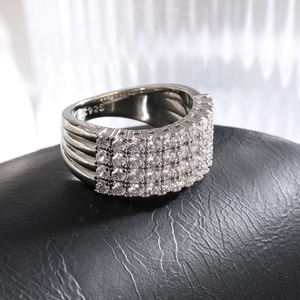 Lussuoso anello in argento sterling S925 con quattro file di zirconi bianchi brillanti