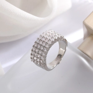 Anello largo in argento S925 con cinque file di zirconi brillanti dal design di lusso