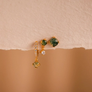 French vintage style green sea grass stone earrings in a luxury gold finish