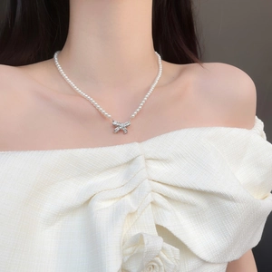 French Retro Bow Knot Zircon Artificial Pearl Necklace Elegant Light Luxury Small Design Delicate Clavicle Chain Jewelry For Women
