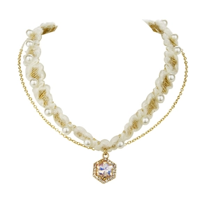 Elegantes zweilagiges Choker-Halsband mit weißer Spitze, Perlen und Schneeflocken-Kristall