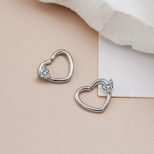 Anello piercing a cuore in argento con zircone trasparente per cartilagine e naso