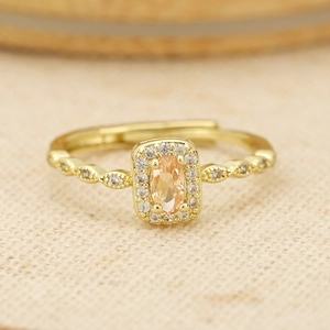 Anillo ajustable de oro retro francés con citrino ovalado y detalles de circón