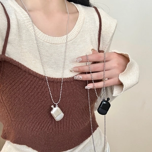 Minimalist Alloy Flask Pendant Necklace With Copper Bead Chain Women Retro Perfume Bottle Charm Long Sweater Chain Accessory