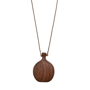 Retro style sandalwood gourd bottle pendant necklace with natural wood grain detail