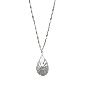 Vintage Tropfenkette in Matt-Silber mit Muscheltextur-Anhänger an feiner Kette