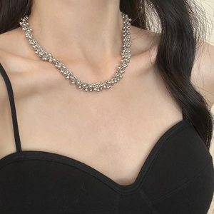 Mode Koperlegering Kralen Cluster Choker Halsketting Voor Vrouwen Verstelbare Sleutelbeenhanger Minimalistische Ronde Bal Metalen Sieraden
