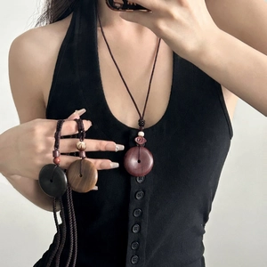 Collier vintage en bois de santal boucle Pingan en trois tons avec cordon tressé