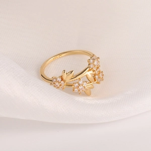 Elegant gold flower and leaf ring with white zircon stones and S925 stamp