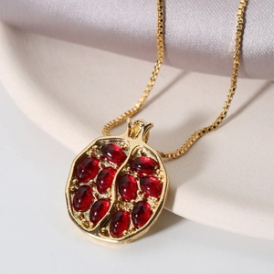 Vintage Pomegranate Pendant Necklace Gold Plated Zinc Alloy Red Synthetic Ruby Stone Fruit Shaped Chain Necklace Women Jewelry Gift