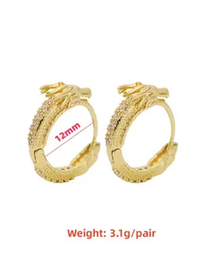 Detailansicht der 12mm Gold-Drachenohrringe mit weißen Diamanten und technischen Daten