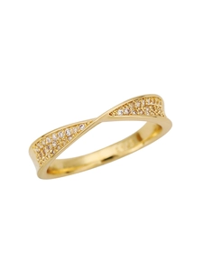 Macro shot of 18k gold plated 925 sterling silver twisted ring with diamond accents