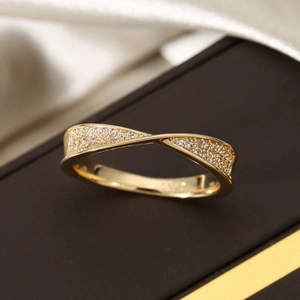 Elegant 18k gold plated twisted band ring with pavé diamonds and S925 engraving