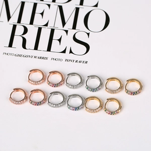 Orecchini a cerchio in oro, argento e rosa con zirconi trasparenti e multicolori incastonati