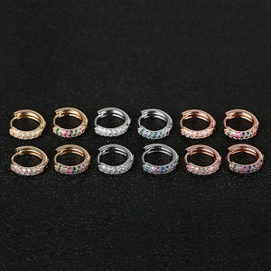 Orecchini a cerchio con zirconi colorati placcati in oro, argento e oro rosa eleganti