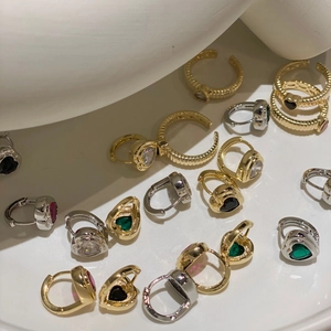 Mode Herz Zirkon Huggie Ohrringe Und Gewinde Offener Verstellbarer Ring Kupfer Schmuck Set Für Damen Gold Silber Plattiert Valentinstag Schmuck