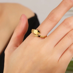 Anello aperto geometrico in acciaio al titanio dorato stile vintage francese da donna