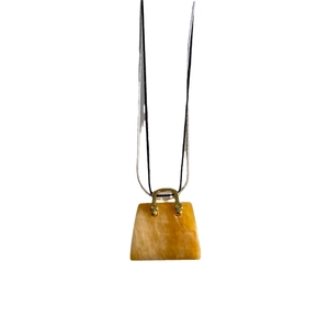 Collana con pendente a borsa in pietra naturale con catena a doppio strato chic
