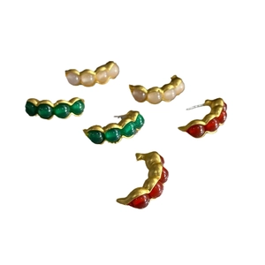 Pendientes vintage con forma de vaina de guisante y cuentas de colores blanco verde y rojo