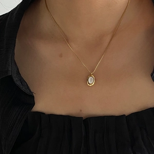 Minimalist 18K gold plated stainless steel necklace with white shell oval pendant