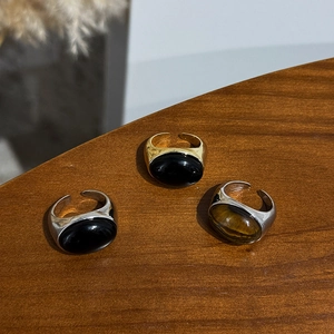 Anillos elegantes de ojo de tigre y obsidiana ovalada con bandas ajustables en oro y plata