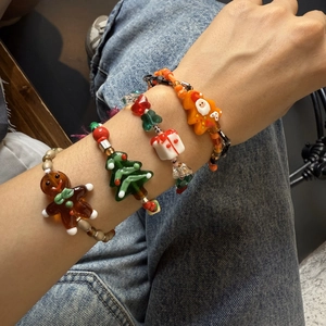 Christmas Beaded Bracelet For Women Handmade Glass Resin Gingerbread Man Santa Claus Christmas Tree Tassel Gift Box Festive Jewelry