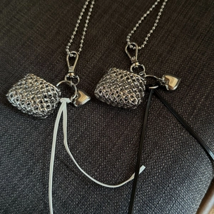 Silver Braided Metal Mini Bag Pendant Necklace With Heart Charm Long Ball Chain Fashion Jewelry For Women Sweater Chain