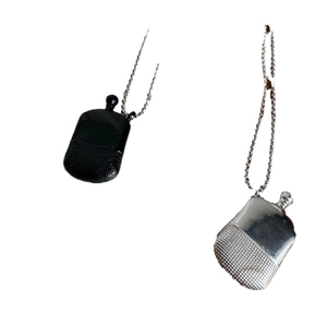 Minimalistische Flachmann-Halskette in Schwarz und Silber mit Edelstahl-Kugelkette