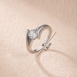 Bague luxe en acier inoxydable avec zircon rond et lignes goutte d'eau 1,8cm diamètre