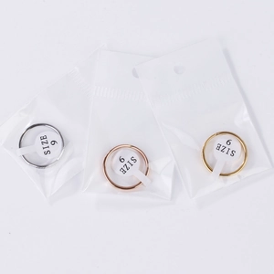 Minimalistische gedraaide ringen in zilver, goud en roségoud, maat 6 ringenset