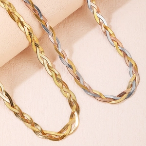 Colliers en maille serpent plate en acier titane doré et tressage tricolore chic