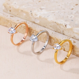 Anillos lujosos de circonita pera en acero inoxidable oro plata y oro rosa