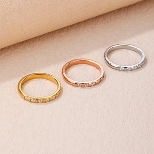 Bague en Acier au Titane et Zircon Minimaliste Pour Femmes Or Or Rose Argent Poli Anneau de Doigt Mince Bijoux de Mode