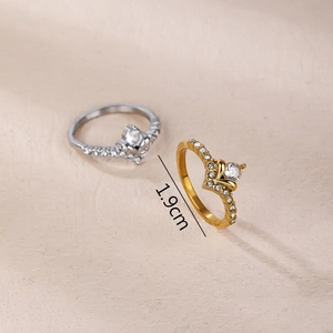 Vintage kroonring set in goud en zilver met een schitterende ronde centrale steen