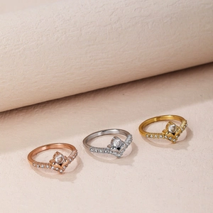Vintage Edelstahl Krone V-Förmiger Ring Für Damen Herren Retro Poliert Strass Eingelegter Bandring Alltags Schmuck Geschenk