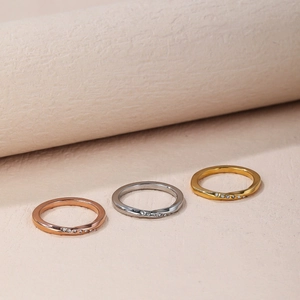 Minimalist Stainless Steel Mobius Twist Ring For Women Sparkling Rhinestone Inlaid Elegant Finger Ring Jewelry Gold Silver Band Gift