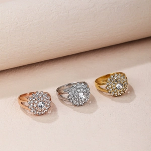 Anello in Acciaio Inossidabile al Titanio Stile Francese Con Zirconia Bianca Design a Grappolo di Fiori Gioielli Donna