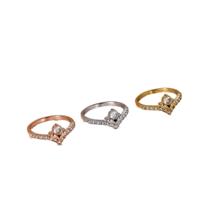 Elegante V-förmige Zirkonia Ringe in Gold Silber und Roségold für Damen Mode