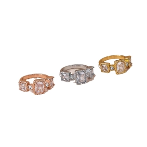 Set di tre anelli rettangolari sugarloaf in finiture oro rosa, argento e oro